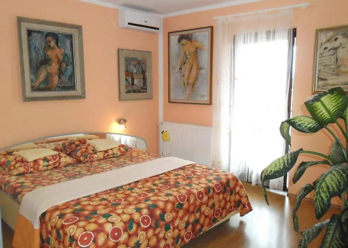 Charming Kestenovi Dvori- 1 Bedroom A7 דירה *