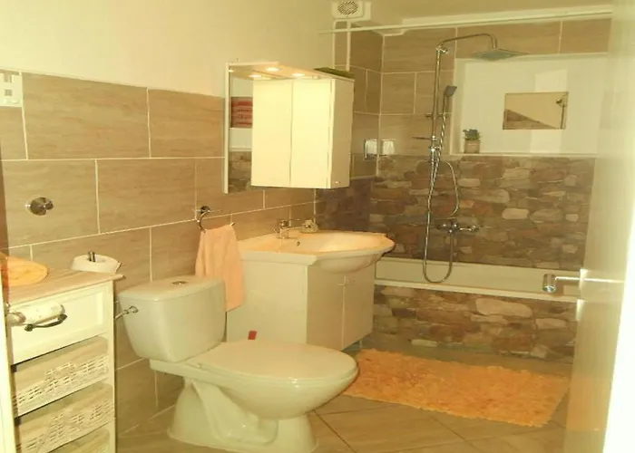 דירה Charming Kestenovi Dvori- 1 Bedroom A7 אופטיה