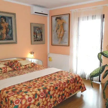 Charming Kestenovi Dvori- 1 Bedroom A7 Apartman *